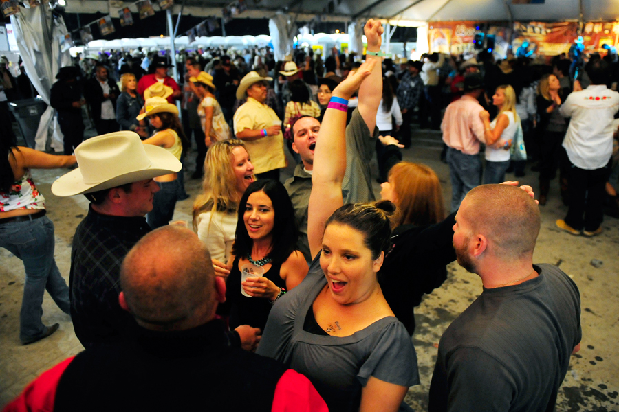 0717_CJ_RODEONIGHTLIFE_3512